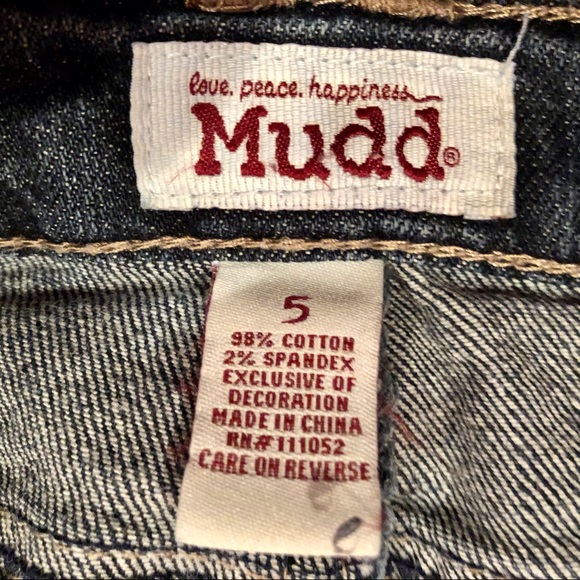 Mudd Distressed Jean Shorts with Lace Detail - Picture 3 of 3